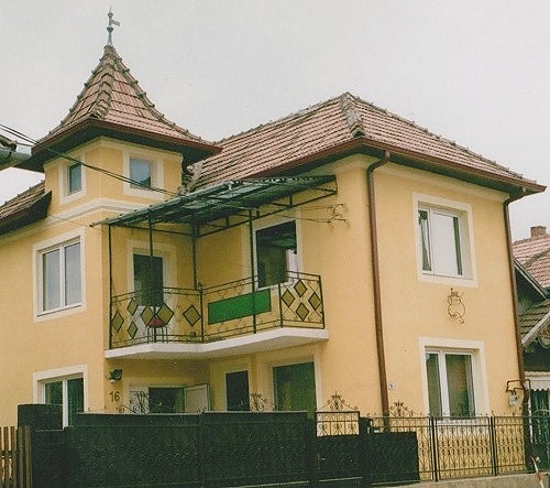 Das Jonashaus in Floresti